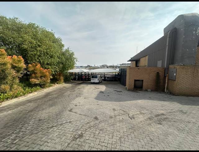 615M² WAREHOUSE TO LET IN KYALAMI